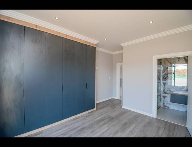 4 BEDROOM GATED ESTATE FOR SALE IN WATERLAKE FARM LIFESTYLE ESTATE